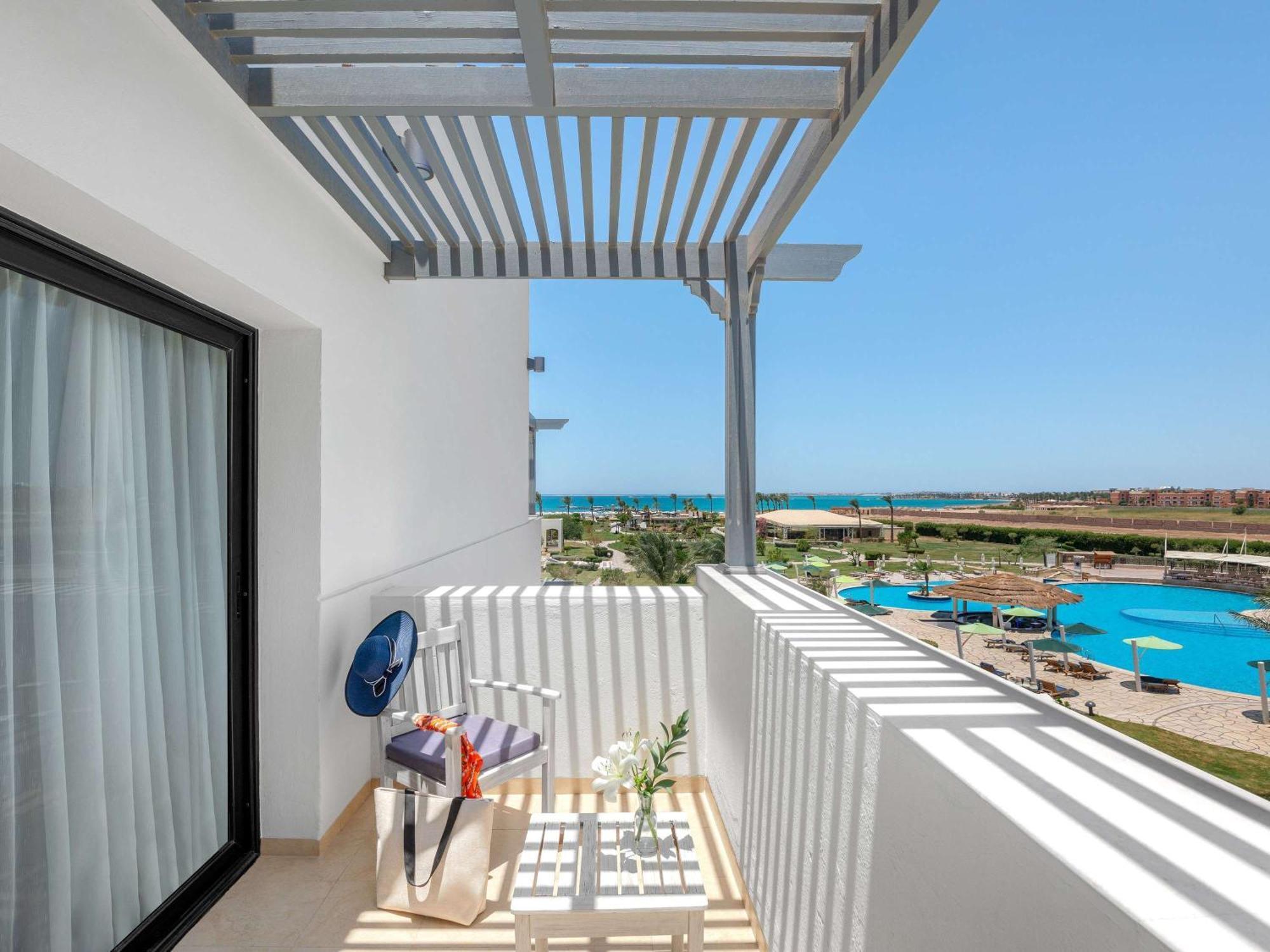 Movenpick Waterpark & 5* Baai van Soma